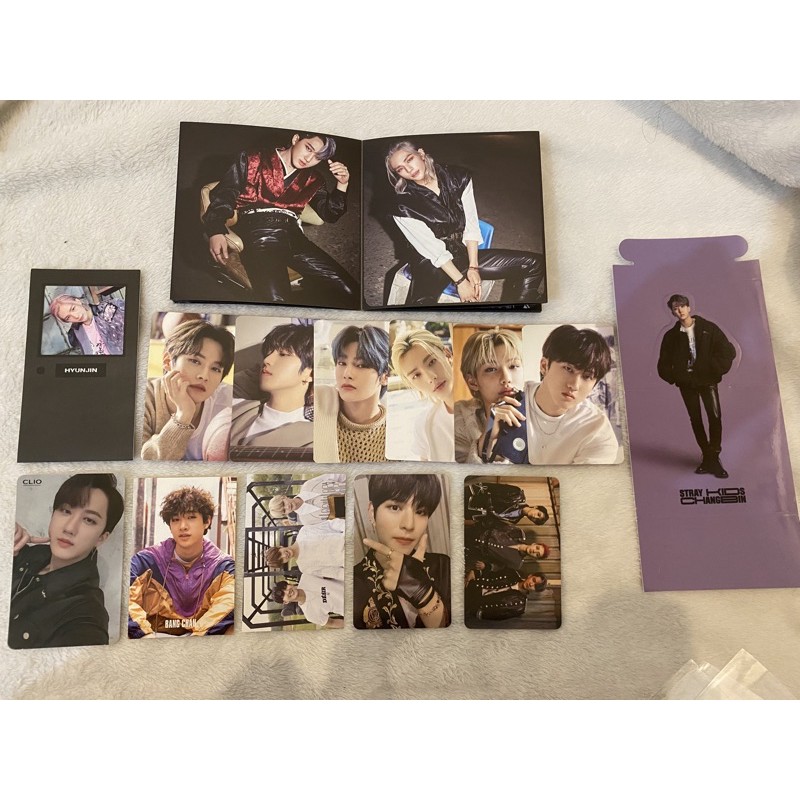 stray kids photocard pc clio sg season greeting seungmin lee know hyunjin standee golive