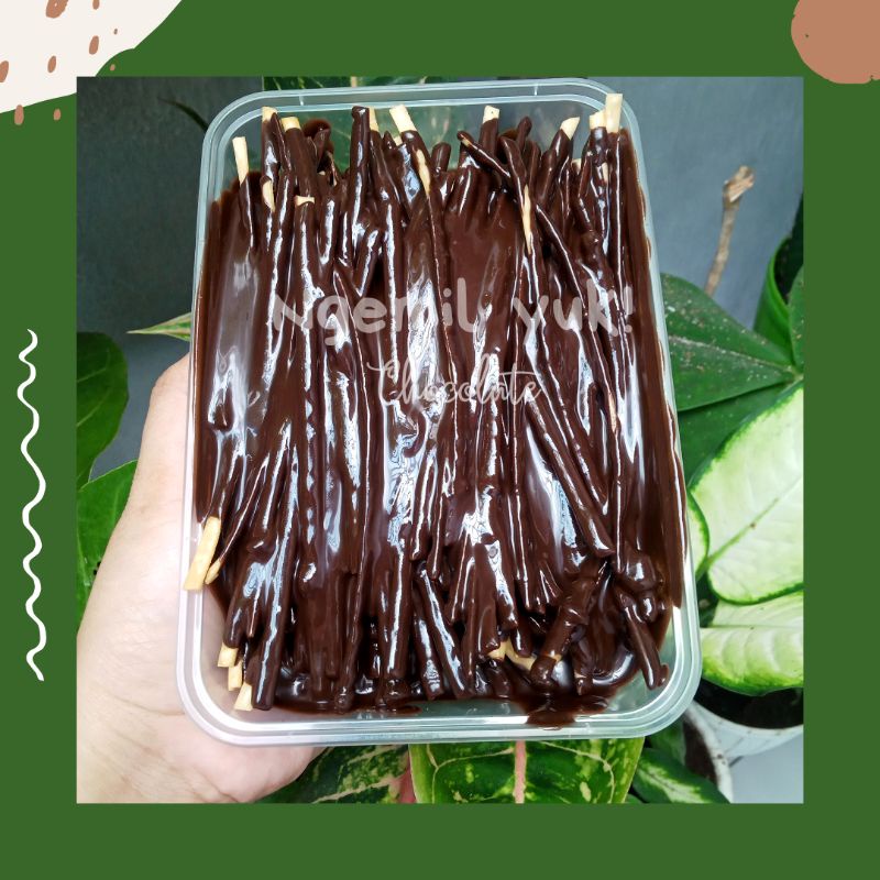 

mie lidi/mie gepeng rasa coklat (Saus/toping dipisah)