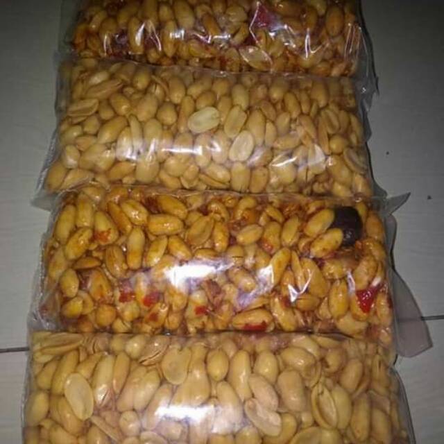 

Kacang asin dan pedas