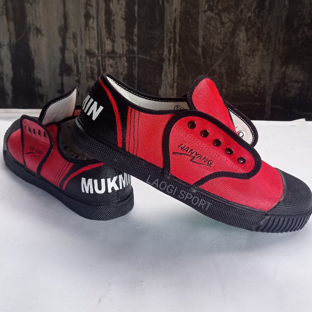 Sepatu takraw nanyang merah hitam costum