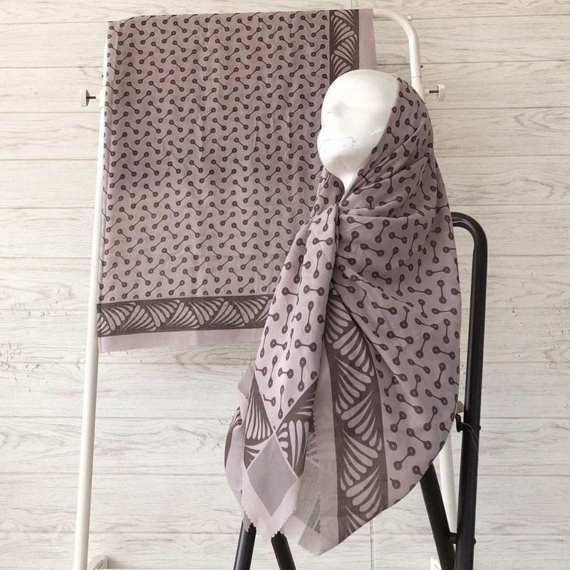 101 -150 KERUDUNG VOAL MOTIF SEGIEMPAT-5