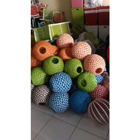 Lampion gantung / lampion rotan sintetis