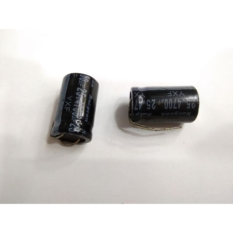 Elco 4700uf / 25V Rubycon