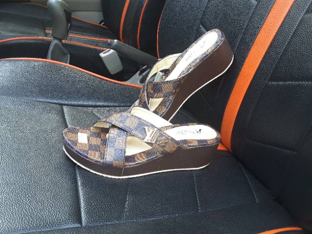 Sandal Wanita Tali Silang motif Damier kotak kotak DV112 COKLAT