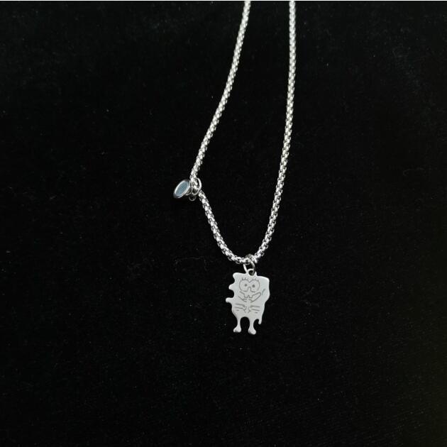 Magnetic pasangan kalung pria dan wanita satu pasang spaceman suction liontin TikTok gaya yang sama