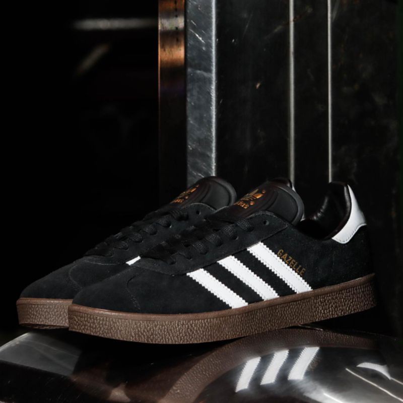 ADIDAS GAZELLE BLACK WHITE SOLE GUM