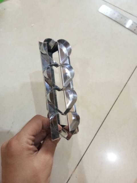Cetakan kue kering kastengel.love.sabit