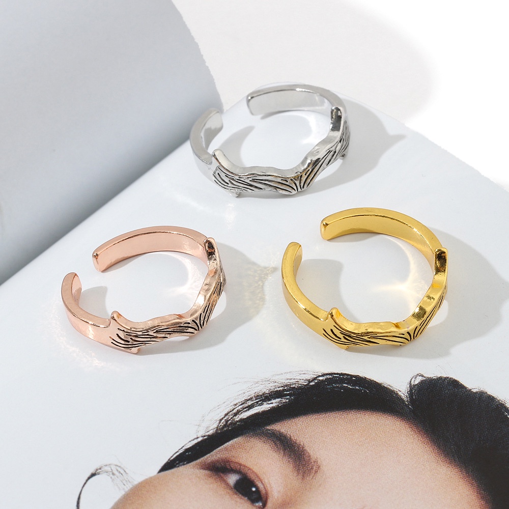 Cincin Model Terbuka Adjustable Desain Scarlet Witch Wanda Untuk Hadiah