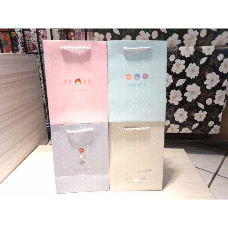 Paper bag MINI ukuran 19.5x8.5x14.5
