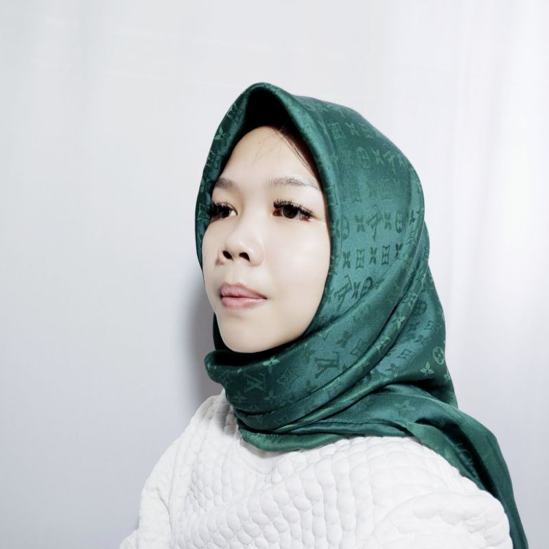 HIJAB &amp; SCARF SEGI EMPAT PREMIUM L0223V JILBAB IMPORT