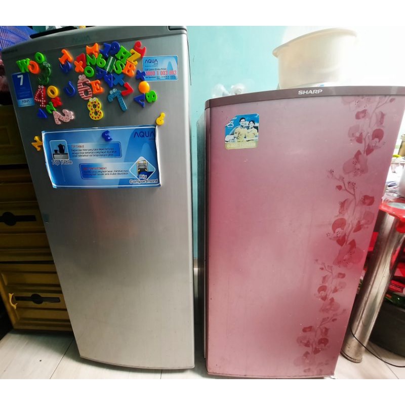 KULKAS SECOND DIJUAL SEPAKET MERK AQUA & SHARP