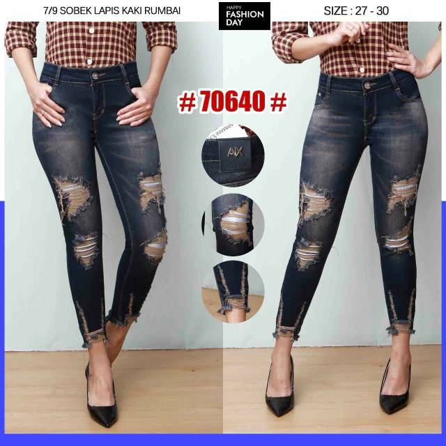  Celana  wanita  7 9 ripped sobek  tidak tembus size 27 30 