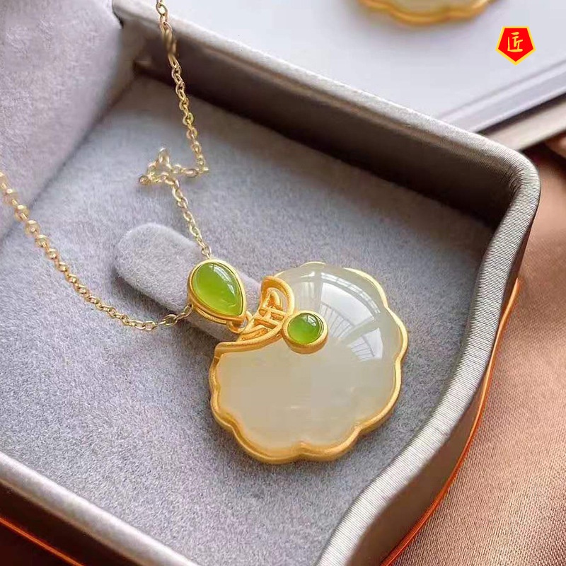 [Ready Stock]Hetian Jade Longevity Lock Pendant Female Elegant Graceful