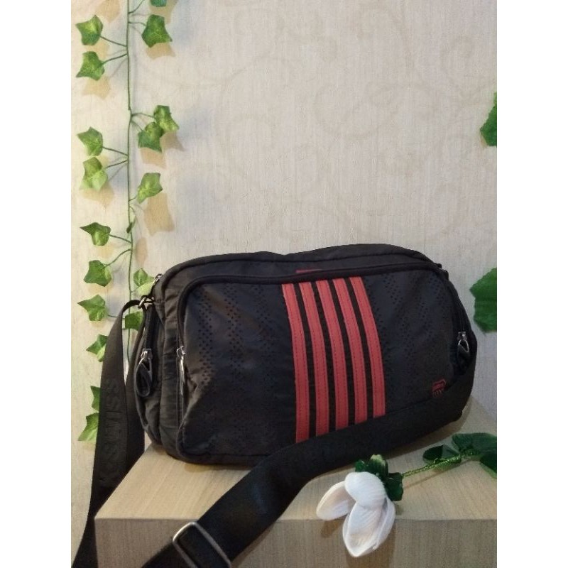 Tas selempang / sling banyak ruang K-swiss