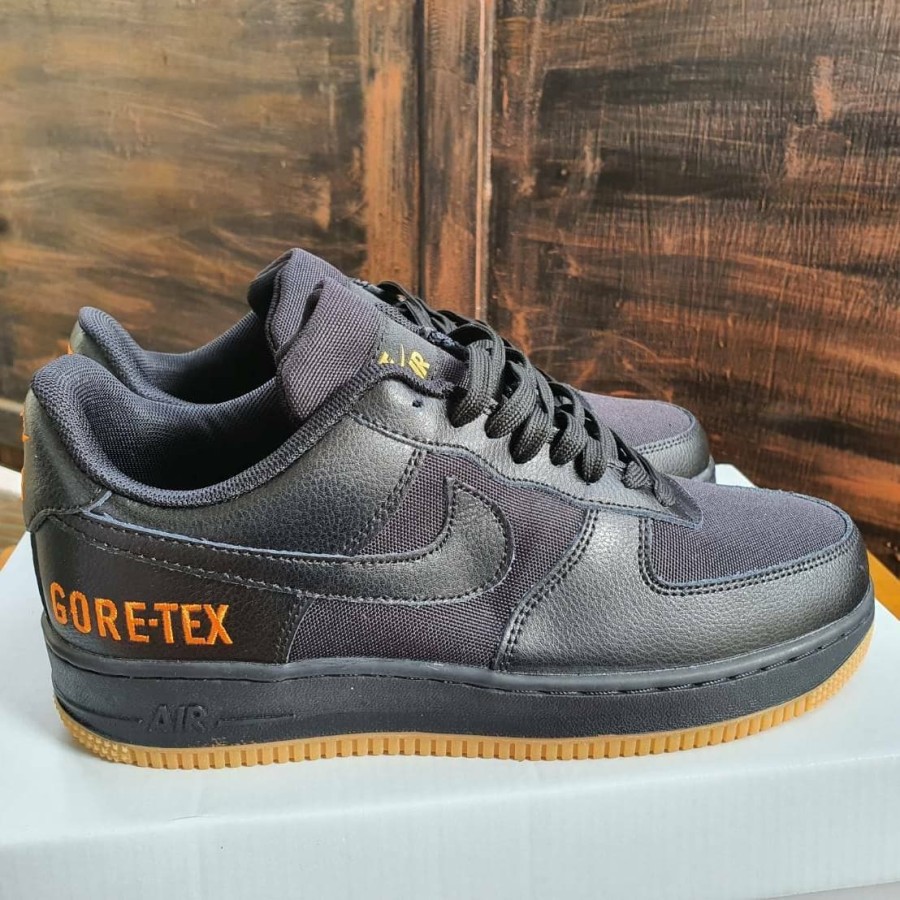SEPATU NIKE AIR FORCE 1 LOW BLACK GUM GORETEX GORETEX