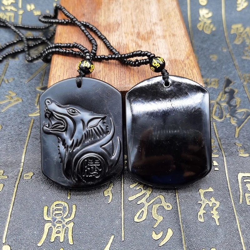 Kalung Rantai Jimat Liontin Kepala Serigala Warna Hitam Bahan Obsidian