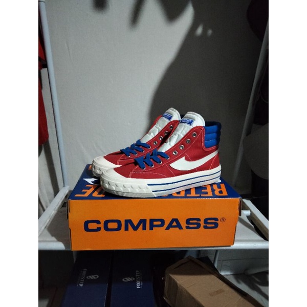 Sepatu Compass Retrograde High Edisi Retailer