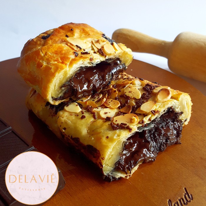 

MINUM-SIAP-DRINK-TO-READY- CHOCO PUFF ORIGINAL (DELAVIE PATISSERIE) -READY-TO-DRINK-SIAP-MINUM.