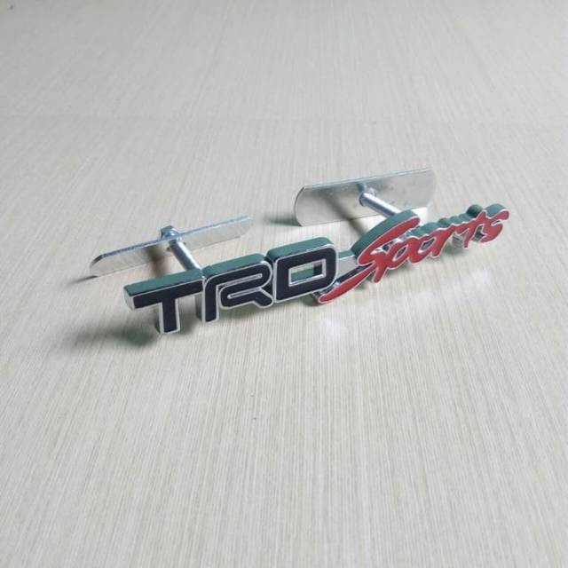Emblem grill TRD sport
