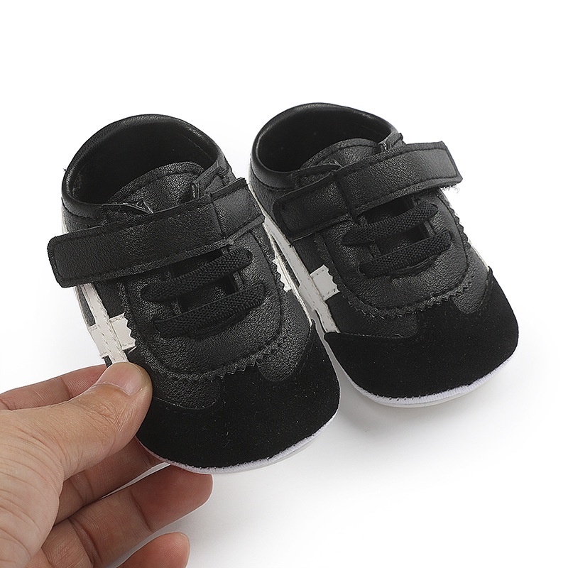 Sepatu Bayi Prewalker Laki Laki Umur 0 - 12 Bulan Sepatu Sneakers Anak Bayi Laki Laki Perempuan Baby Prewaker Shoes Cowok Cewek Murah Umur 0 - 14 Bulan, umur 1 Tahun 0 - 6 Bulan Hitam Putih AK 06