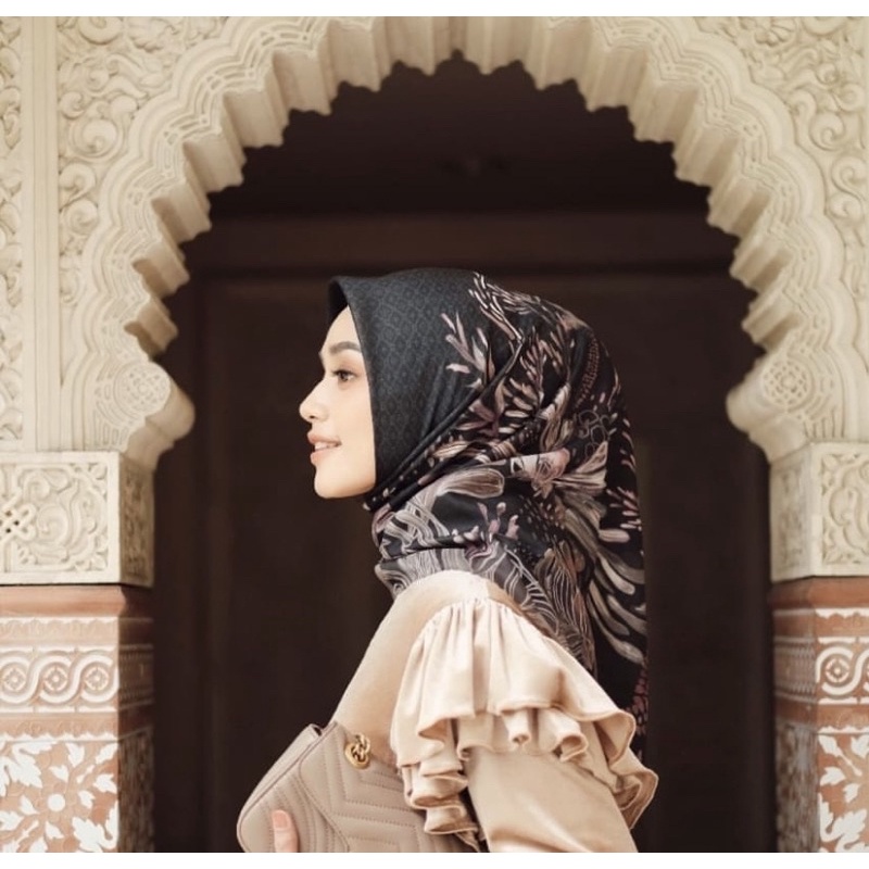 Vanilla Hijab - Bohemian Scarf in Romantic Black