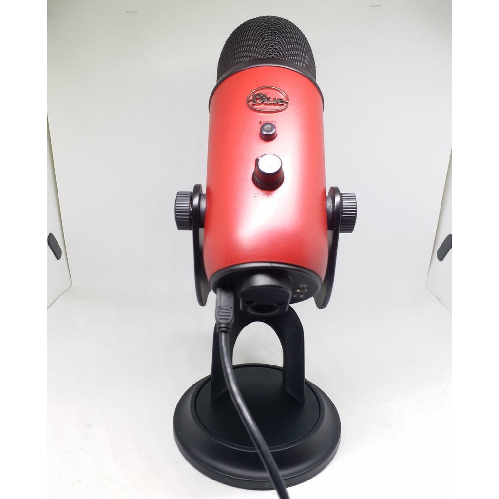 (preloved) Blue Yeti Mic - Merah