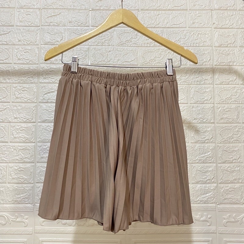 𝐁𝐄𝐋𝐈 𝟏 𝐃𝐀𝐏𝐀𝐓 𝟖𝐩𝐜𝐬 - HOTPANTS JUMBO PLISKET KLOK REMPEL BESAR - HOT PANTS NAGITA CELANA PENDEK HYGET MURAH SALE / CELANA PENDEK WANITA