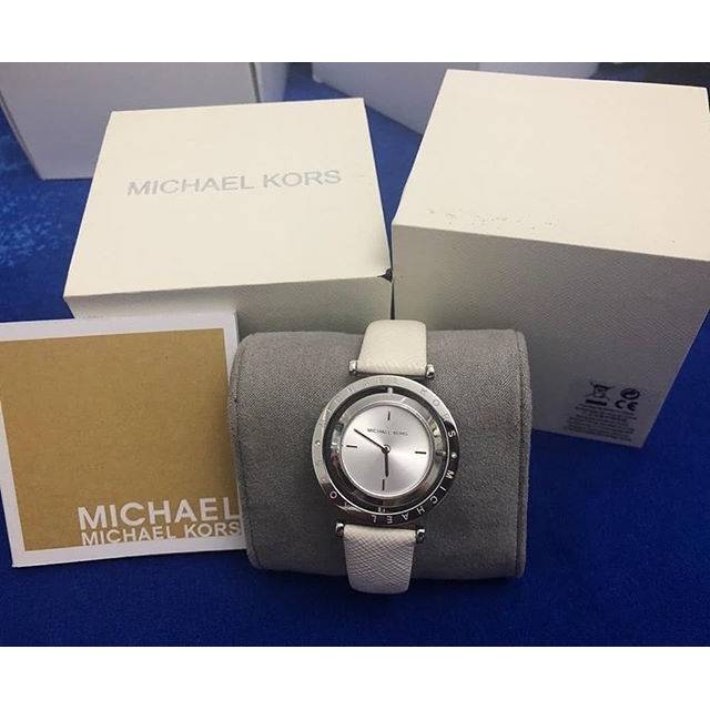 Preloved like new. Jam Michael Kors , only  750ribu