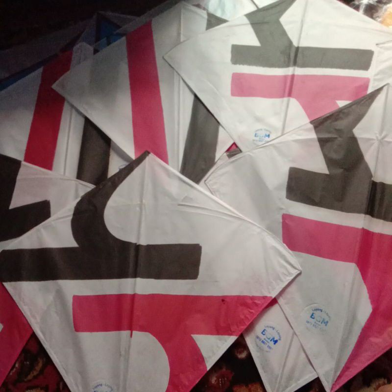 LAYANGAN ADUAN ARKU SETELAN