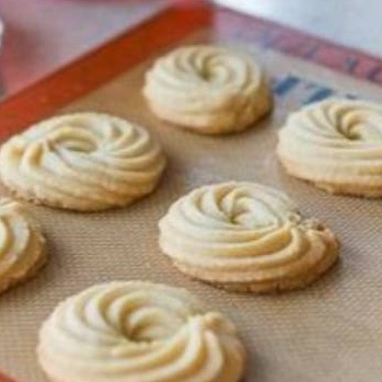 

Sekar_Shop07 Kue Semprit Kue Garut 190 Gr Nk Lembut Dan Manis Khas Solo