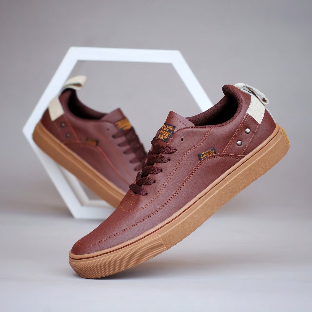 Sepatu Sneakers Pria Kulit Asli Premium Kualitas Original Indonesia Lokal Handmade Sepatu Kasual Sekolah Kuliah Kerja Cowok Branded Ori Distro Street Walk Fashion Style Korean Rapih Bersih Putih Coklat Hitam Motif Santai Kekinian