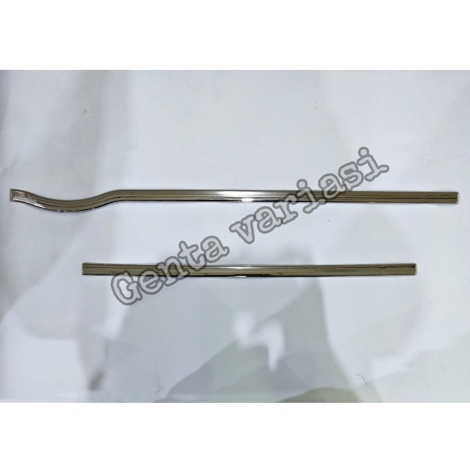 List Kaca Belakang Chrome Avanza Lama Vvti 2005 - 2010