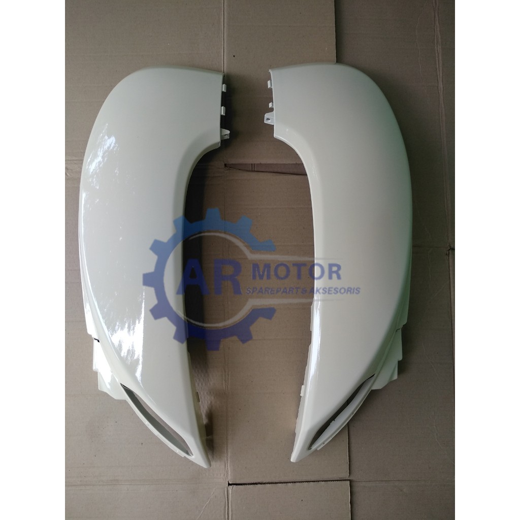 BODY BELAKANG  KANAN KIRI SCOOPY FI 2013 - 2016 CREAM