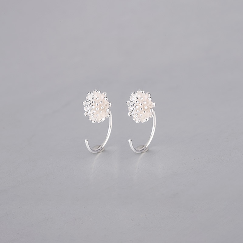 Anting Kait Desain Bunga Matahari Daisy Warna Silver Untuk Wanita