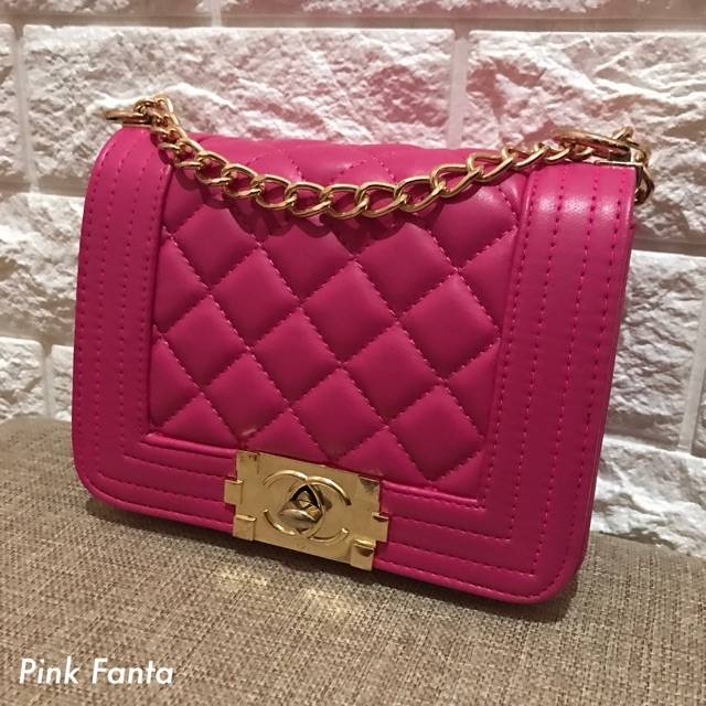 Chanel boy mini 19cm acc gold