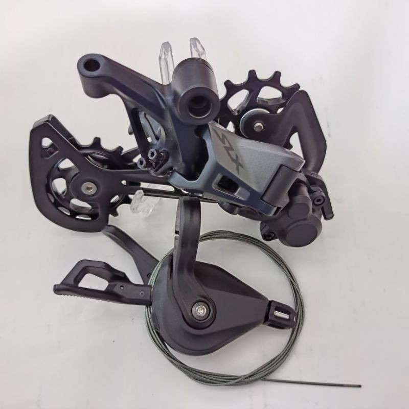 RD dan Shifter Shimano SLX  M7100-12 speed.