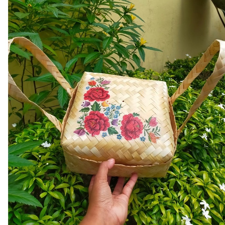 

BESEK GAMBAR-BESEK JINJING MOTIF BUNGA -BESEK CANGKING-BESEK JINJING -BESEK TALI-BESEK HAMPERS NATAL-BESEK BAMBU PUTIH-BESEK BLICING-ANYAMAN BAMNBU-BOXS KUE