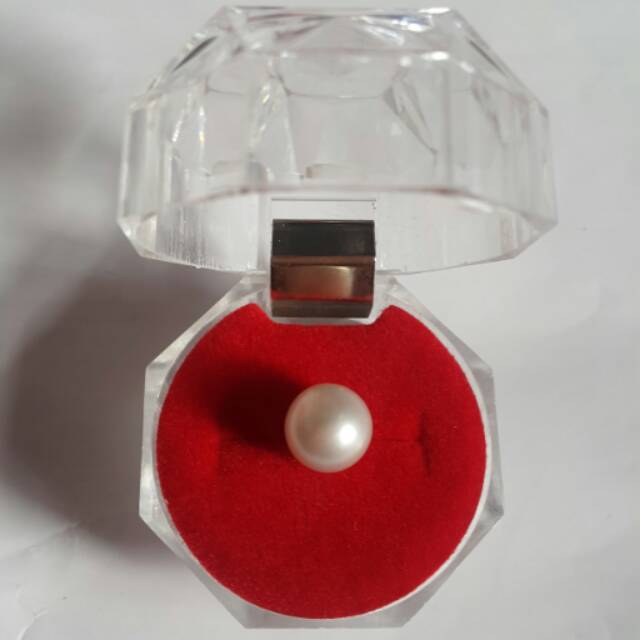 Mutiara air laut asli dari Papua