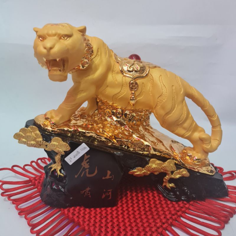 Patung macan emas (shio macan)JS2108