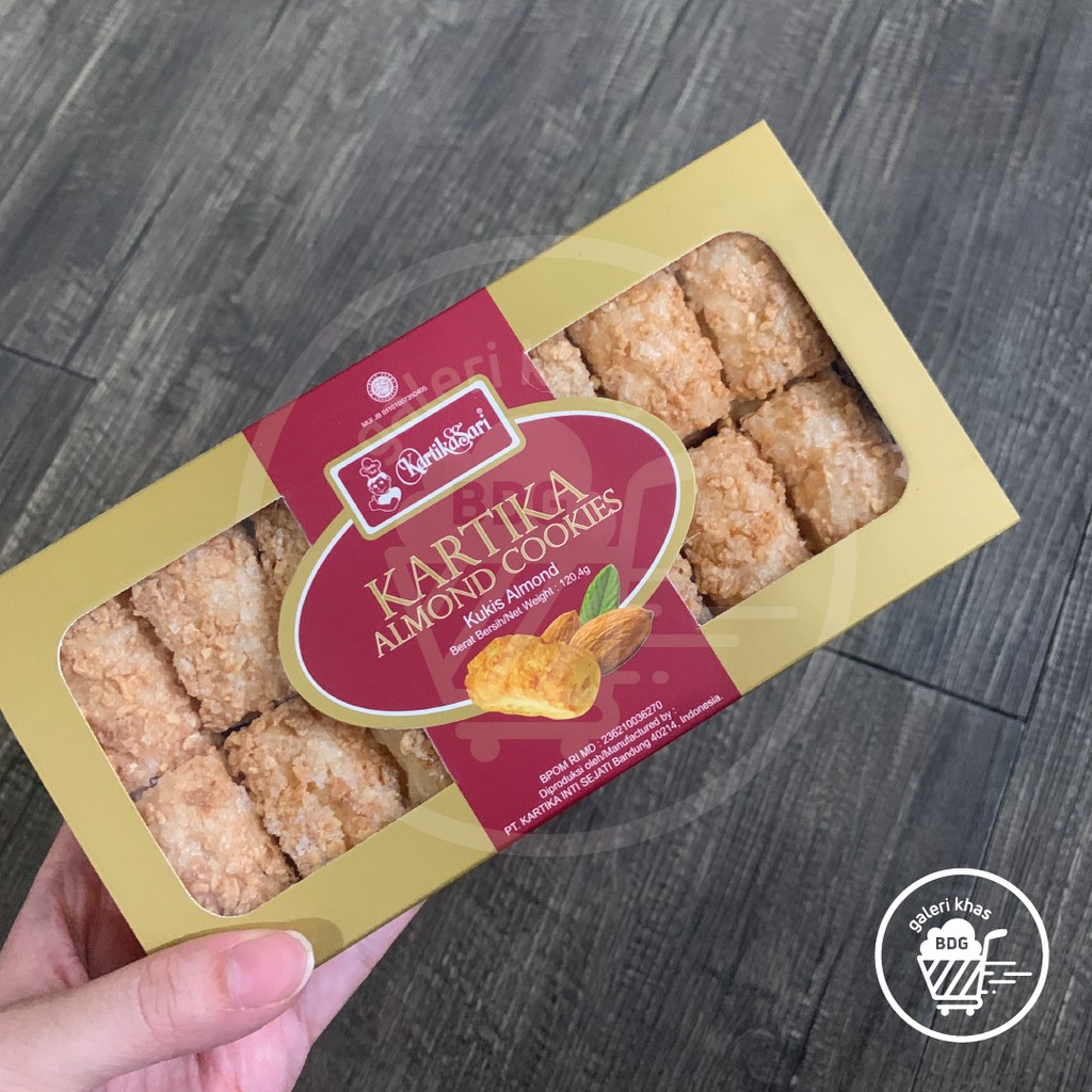 

Almond Cookies (Toples) Kartika Sari Oleh-Oleh Khas Bandung Kue Kukis Renyah Enak Camilan Crunchy