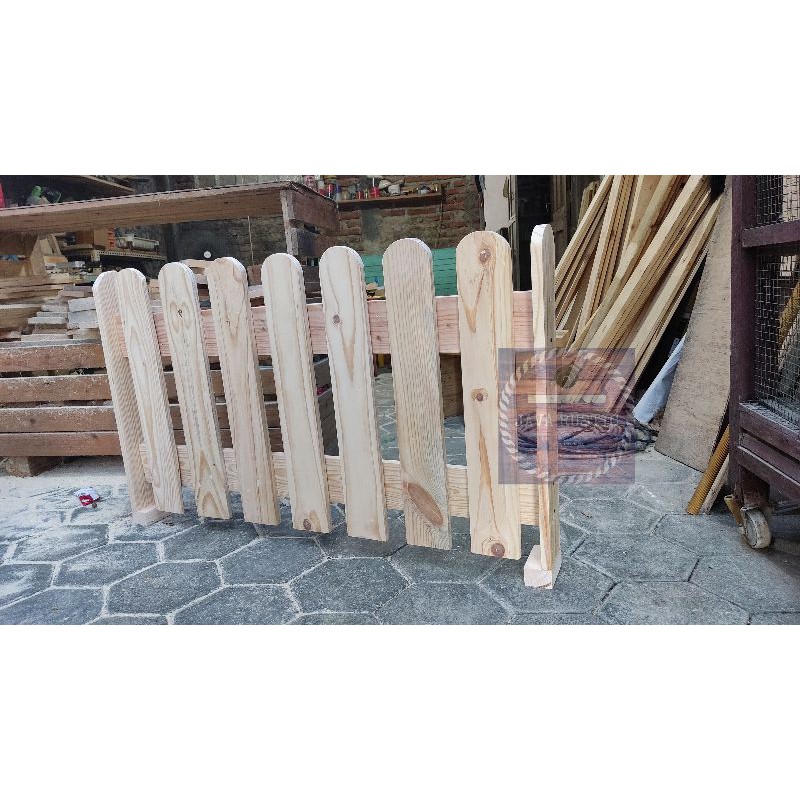 PAGAR KAYU JATI BELANDA SEKAT RUANGAN PAGAR DEKORASI RUMAH