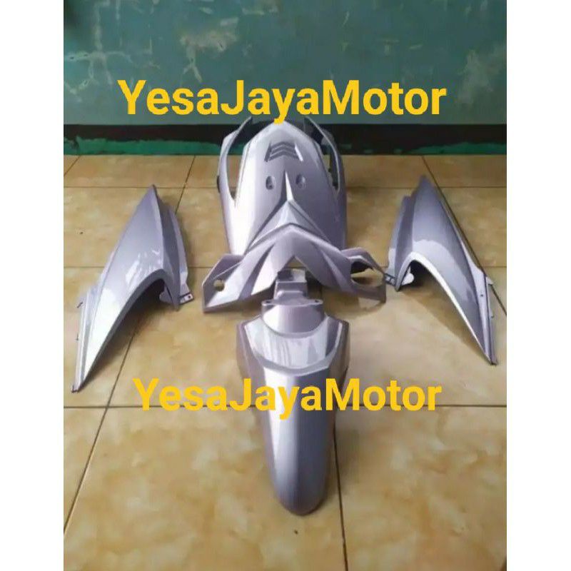 Full Body Halus Honda Beat Karbu Warna Silver Tahun 2008-2012