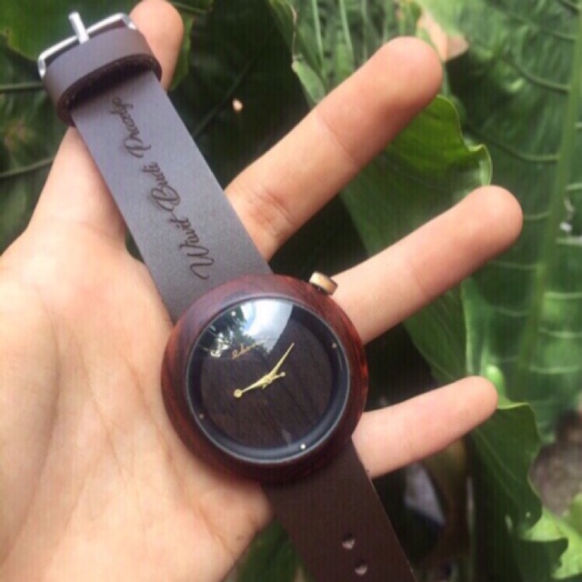 

Eboni Grafir (Hanya Biaya Tambahan Bukan Jam) Grafir Strap Jam