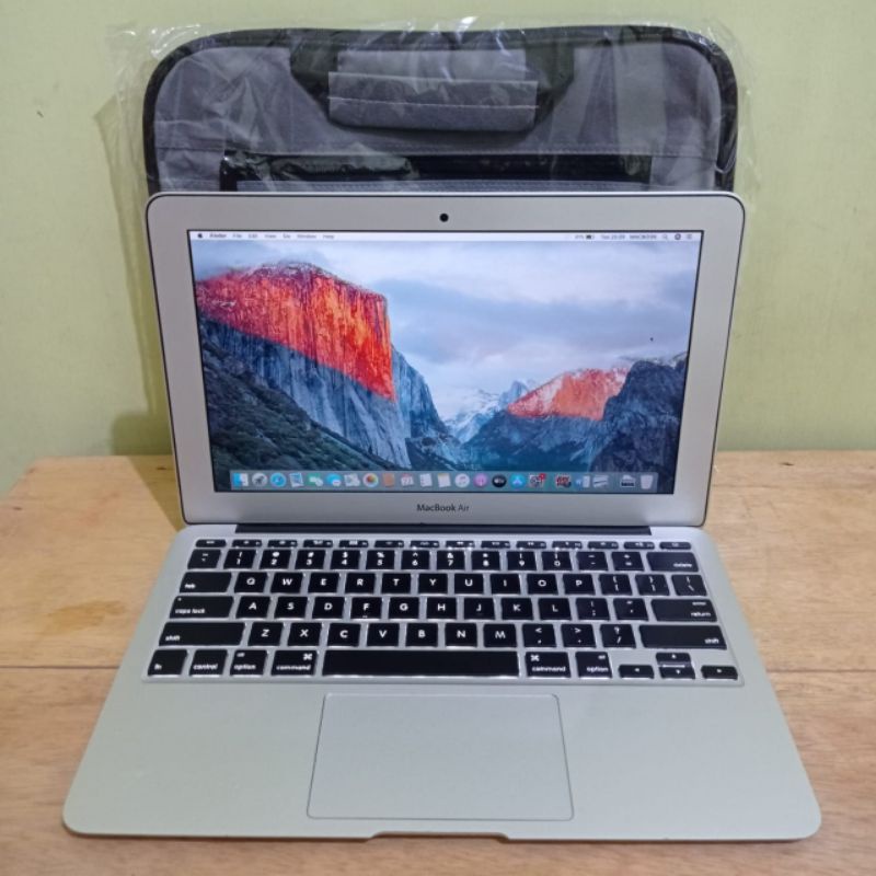 MacBook Air 11 i5 RAM 4 GB Second Bergaransi