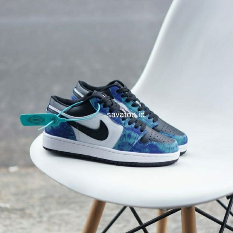 tie dye jordan low