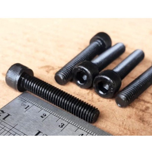 BAUT L BAJA M8 X 40 / BAUT L M8 X 40 / BAUT L M8X40 BAJA HITAM / BAUT M8 / BAUT 13 KUNCI L6 / L 6 FU