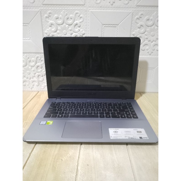 Laptop Asus VivoBook A442U I7-7200U 4GB/1TB Nvidia GeForce 930MX