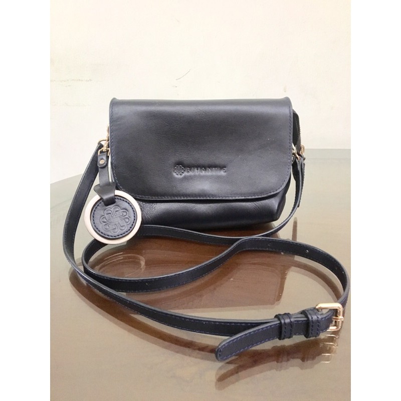 Biyantie Marandita Navy