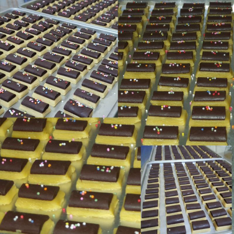 

Choco Stick Cookies -> Choco Stick Premium -> Choco Stick Lumer -> Choco Stick Lembut
