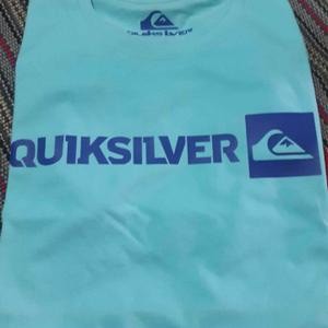 Tshirt Quiksilver, Kaos Surfing Quiksilver